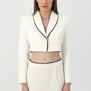 BRAND NEW Nevro Cropped White Blazer in Size XS